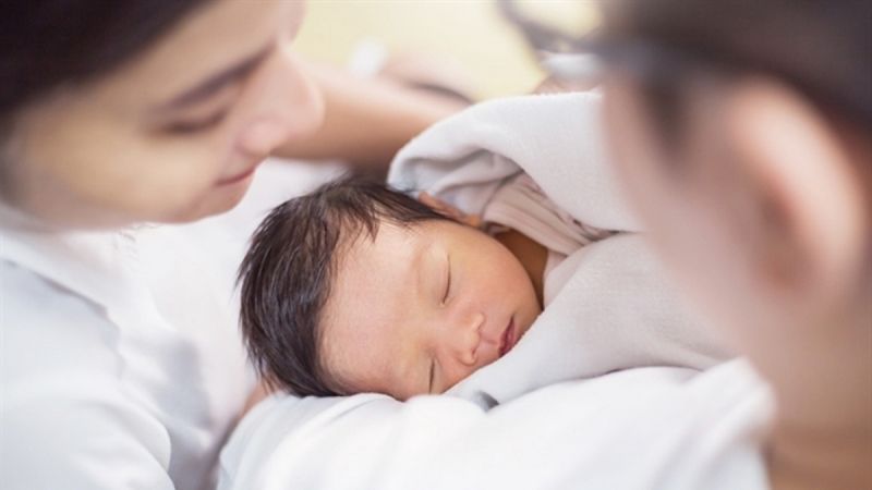 Chồng Canh Ngọ 1990 vợ Bính Tý 1996 sinh con năm 2025 có tốt không?