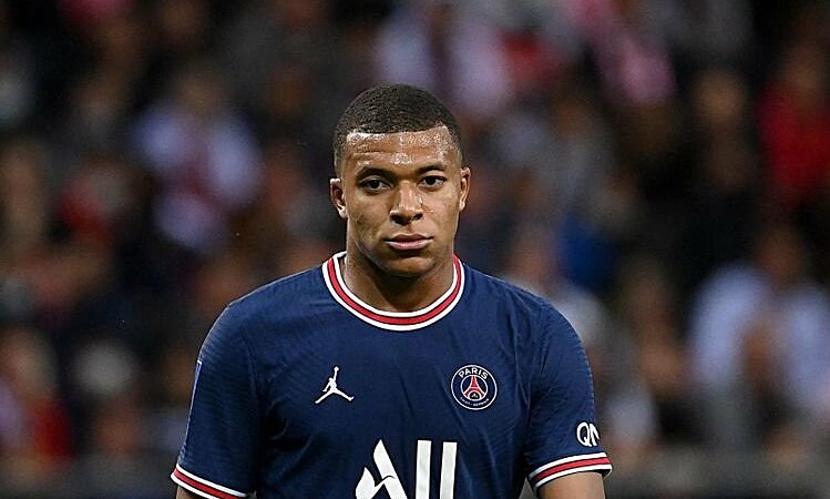 Lương của Mbappe là bao nhiêu tại PSG