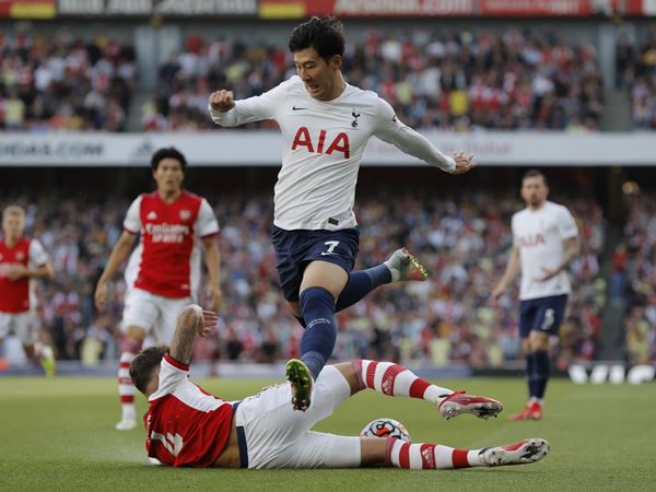 Trận derby London năm 2002 - Arsenal vs Tottenham Hotspur Trận derby London năm 2002 - Arsenal vs Tottenham Hotspur