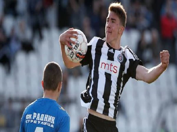 Tiểu sử của Dusan Vlahovic