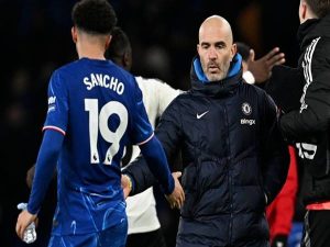 Jadon Sancho có thể dự bị trước Tottenham