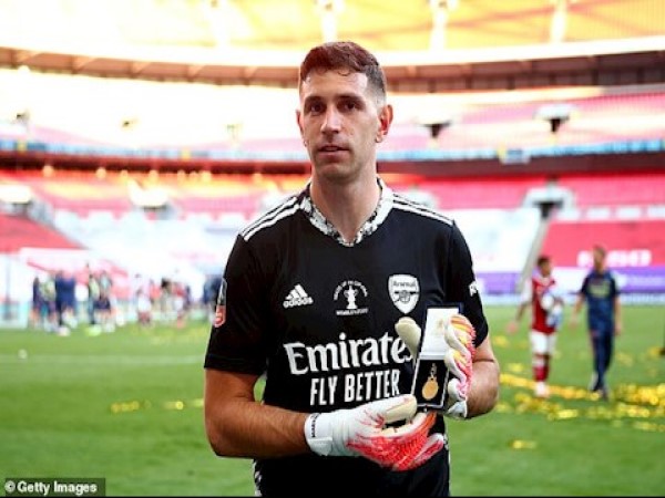 BĐ Anh: Arsenal bất ngờ tái kết với Emiliano Martinez