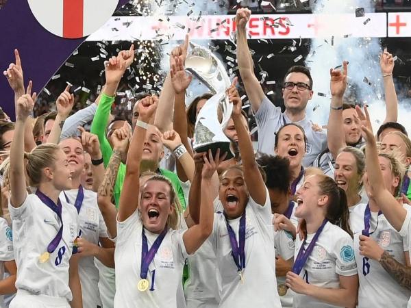 Những khoảnh khắc lịch sử tại chung kết EURO 2022