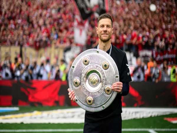 Huấn luyện viên Xabi Alonso