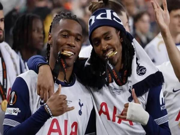 Tin Tottenham: Sự lựa chọn giữa Udogie và Djed Spence