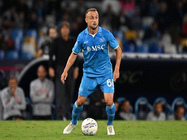 Phong cách chơi bóng của Stanislav Lobotka