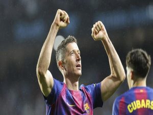 Sự ăn ý giữa Rashford và Lewandowski