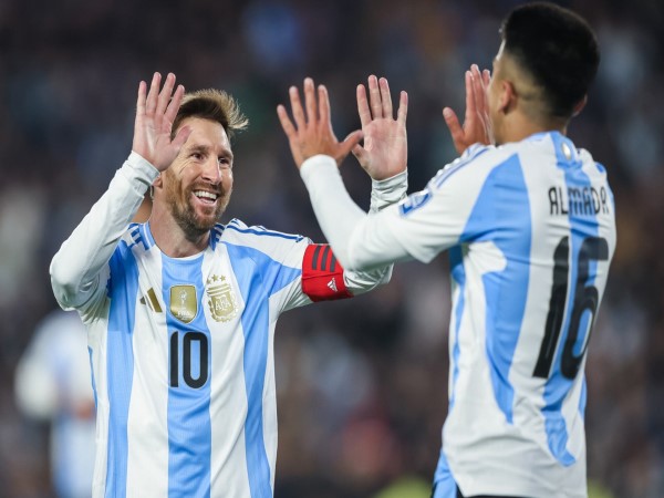 BĐ Argentina: Gây chấn động với lệnh cấm Messi giữ lại mỏ vàng