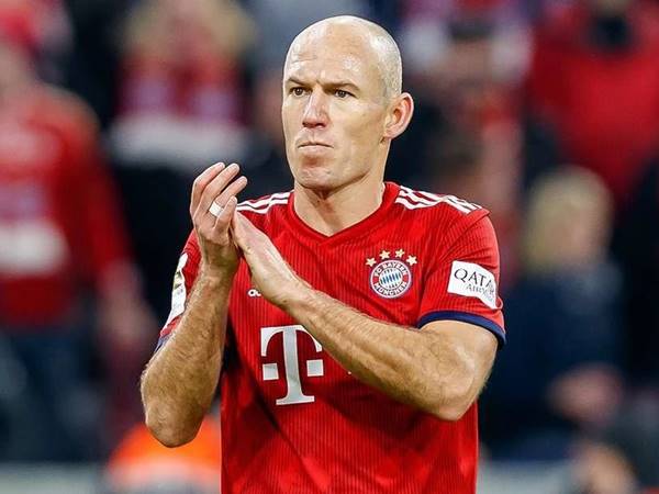 cầu thủ bóng đá chạy nhanh nhất thế giới